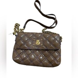 Marc Jacobs tan brown patent leather quilted crossbody bag w/wallet storage